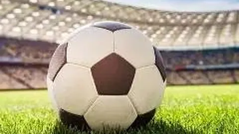 赵薇44岁生日照曝光，甜蜜笑容展少女魅力