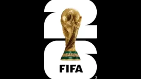 鲁班工坊俄罗斯教师引路：学生协作构建智慧家居创新作品